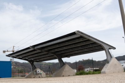 Pensilina "Car port" , presso un cantiere mobile